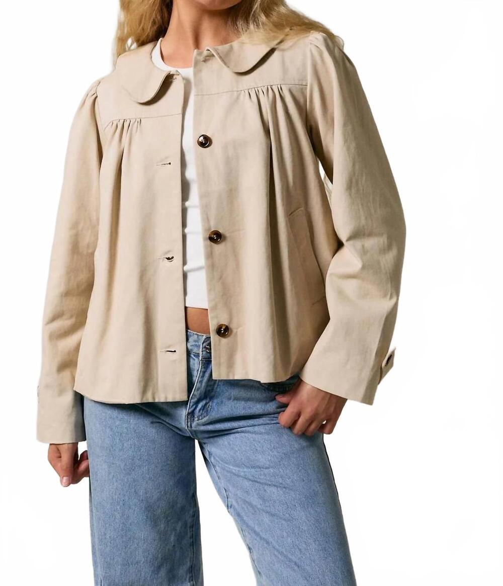 NEW LE LIS peter pan collared jacket in cream
